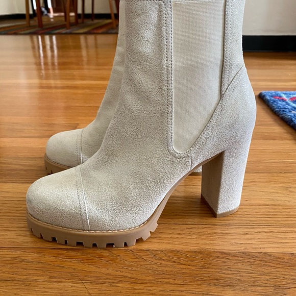 Stuart Weitzman Ivory Wenda Ankle Boots - Picture 2 of 6